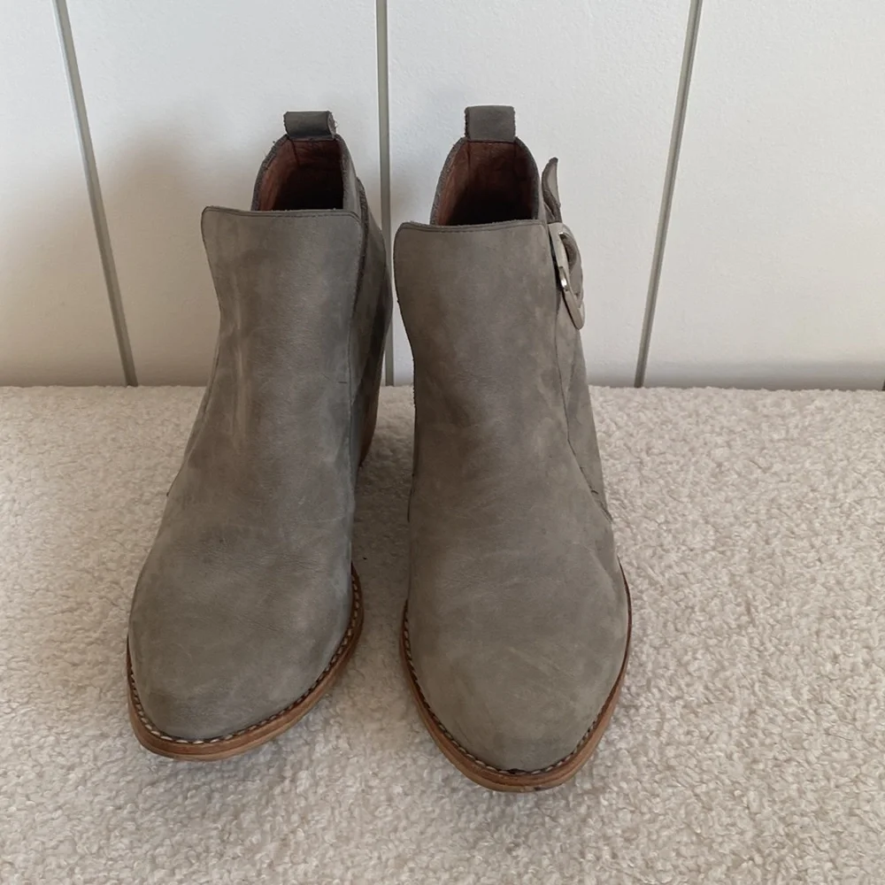 Jeffrey Campbell booties - Picture 2 of 7